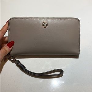 Tory Burch York Zip Wallet Grey